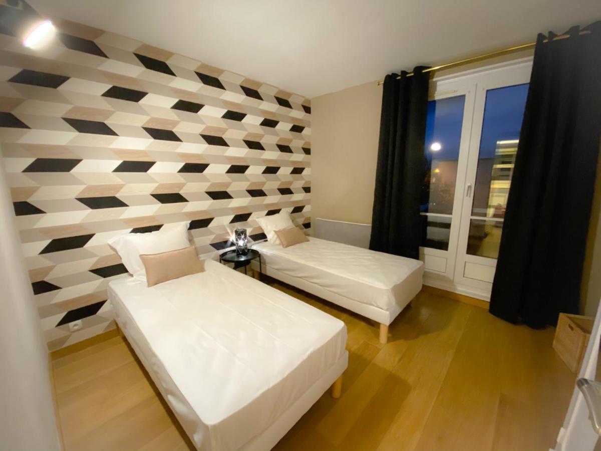 The Welcome Apartment Calais Bagian luar foto